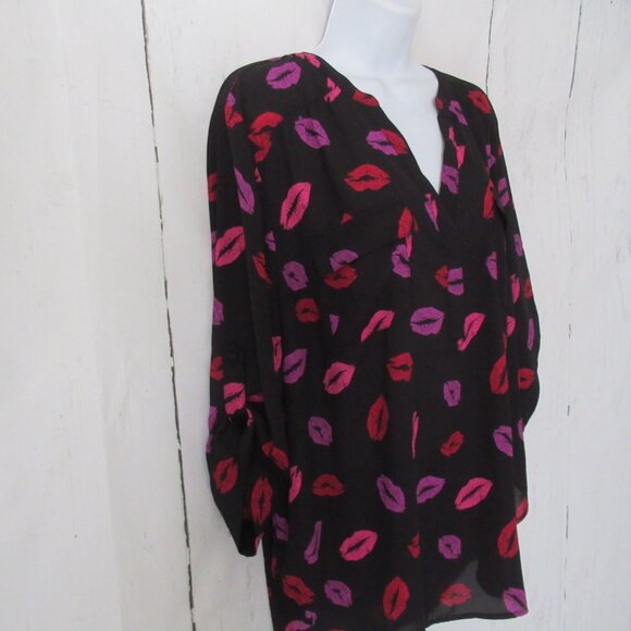 Torrid Harper Top 2 2X Black Pink Lip Print Popover 3/4 Sleeve Plus Size - Picture 4 of 7
